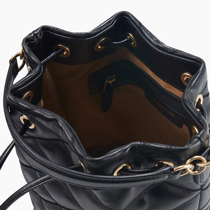 D-QUILTING Bucket bag